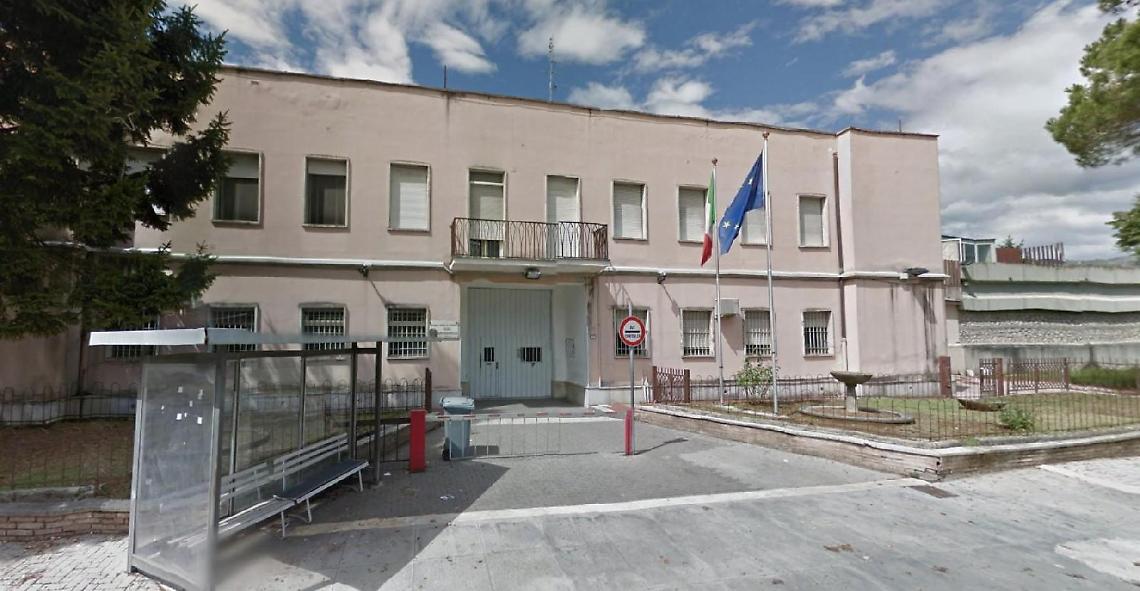 Al colloquio con il figlio in carcere con cocaina e anfetamina. Arrestato