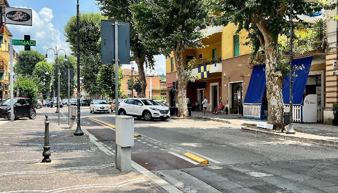 Egiziano crea il panico in strada, paura tra i passanti 