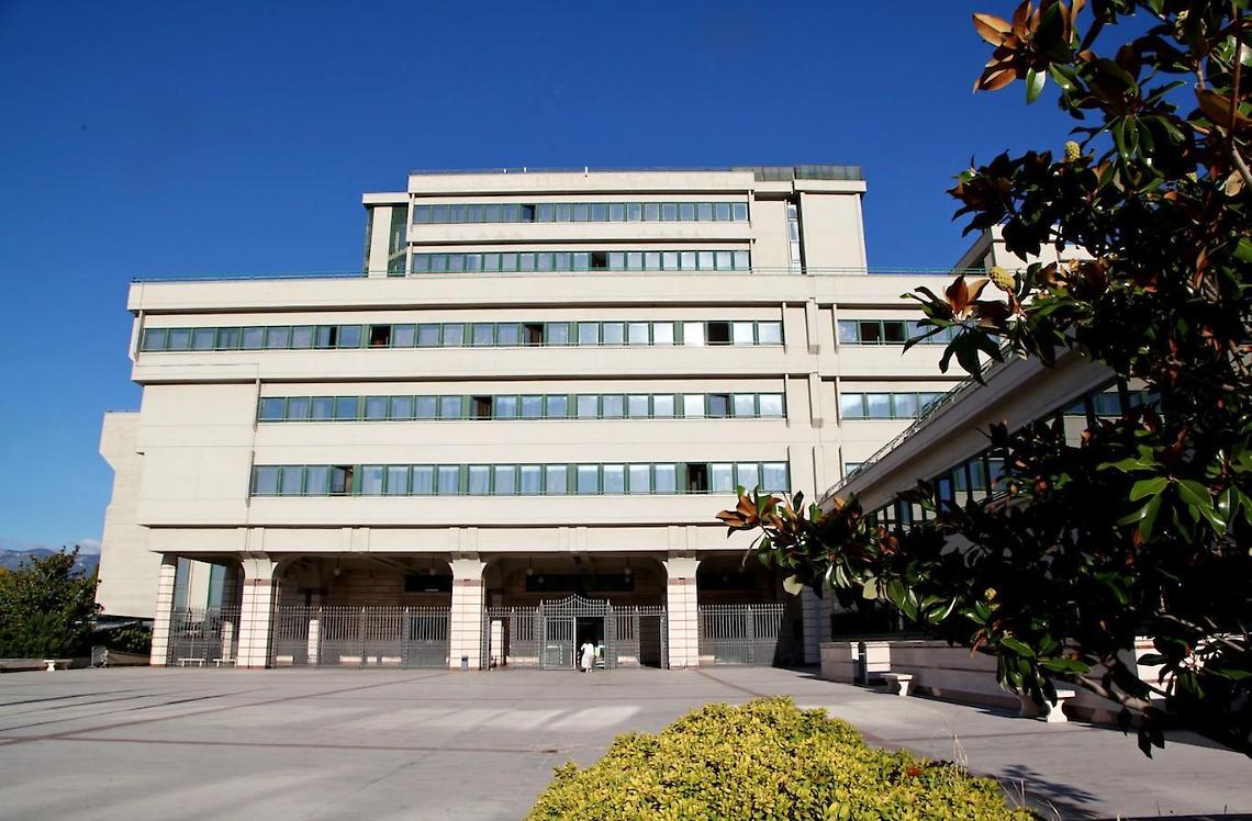 Incendia l'auto dell'ex moglie, a processo