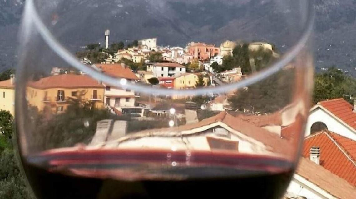 Sapori della tradizione e musica d'autore. Appuntamento con la seconda edizione di “Profumo d'Estate”