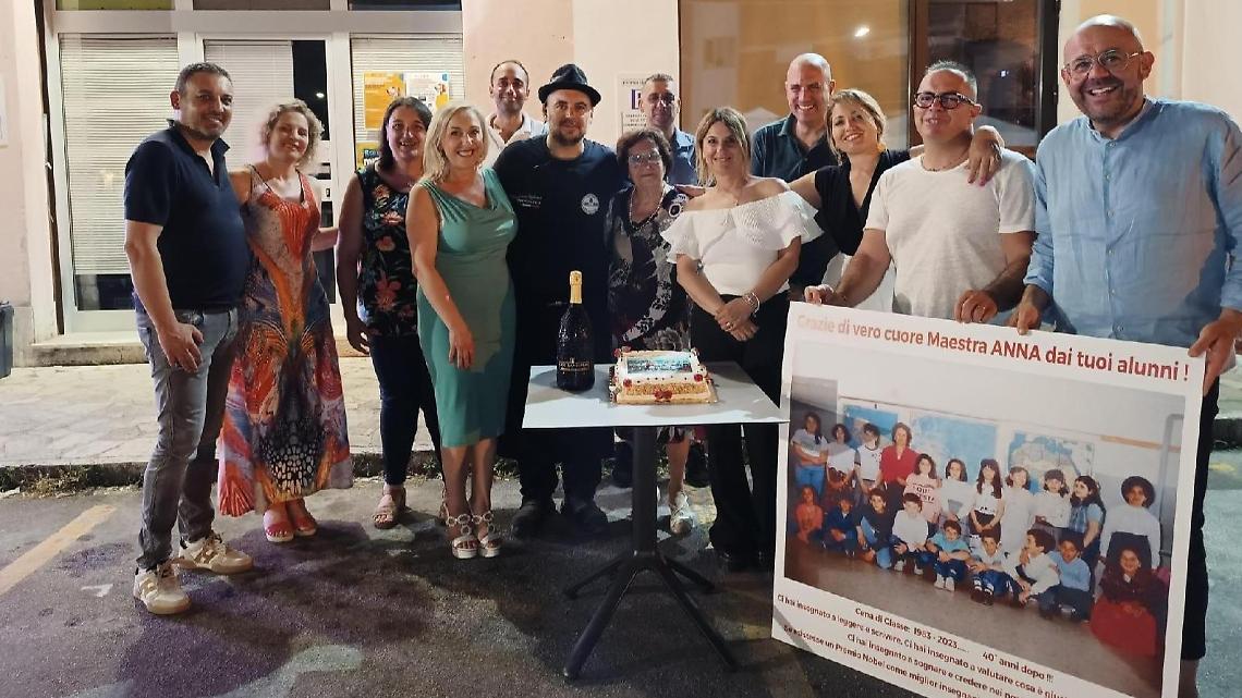 Dopo quaranta anni ex alunni a cena con la maestra Anna D'Orazio