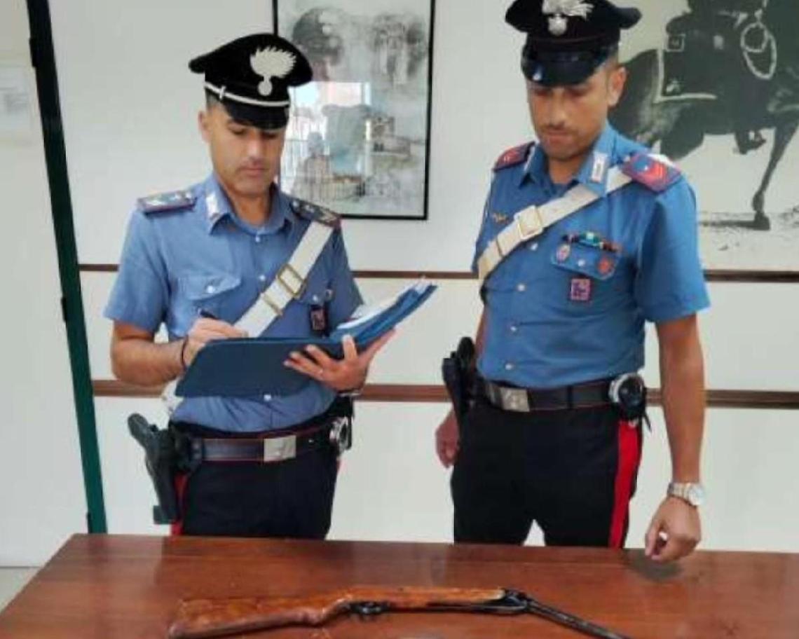 Notte di follia. Sparano con la carabina dall'auto sui passanti