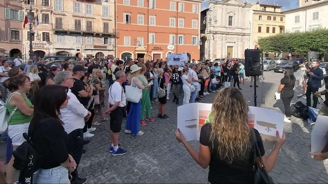 Caso della capretta. Paris condanna gli attacchi ai ragazzi coinvolti