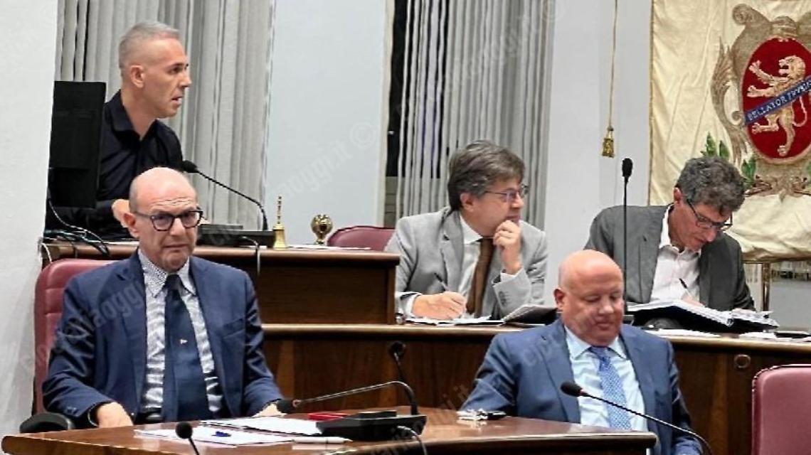 Mozione di sfiducia e revoca delle deleghe. Partita a scacchi
