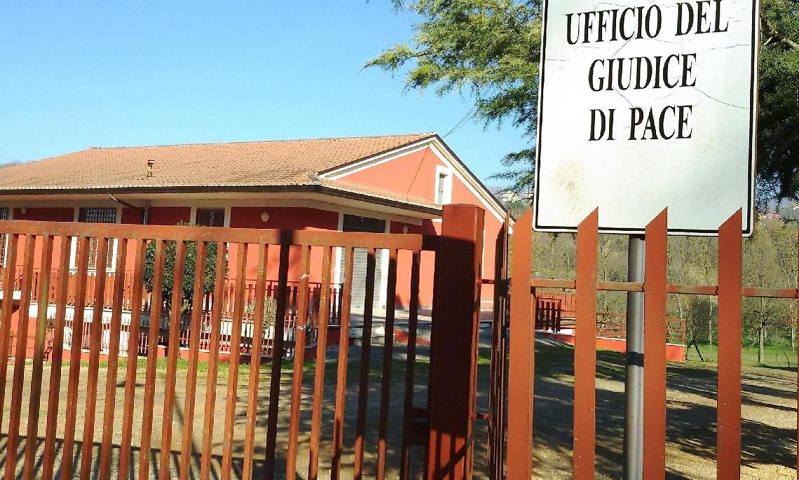 Cane morde una donna. Il proprietario a  giudizio