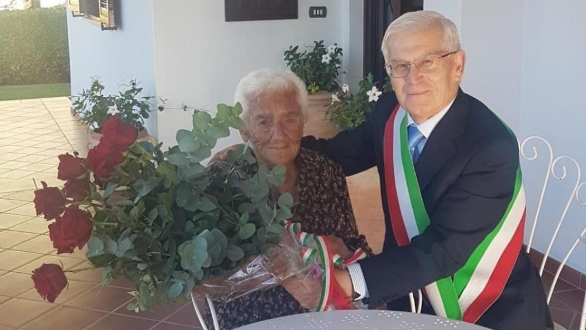 Tutti in festa per i cento anni di nonna Gaetana