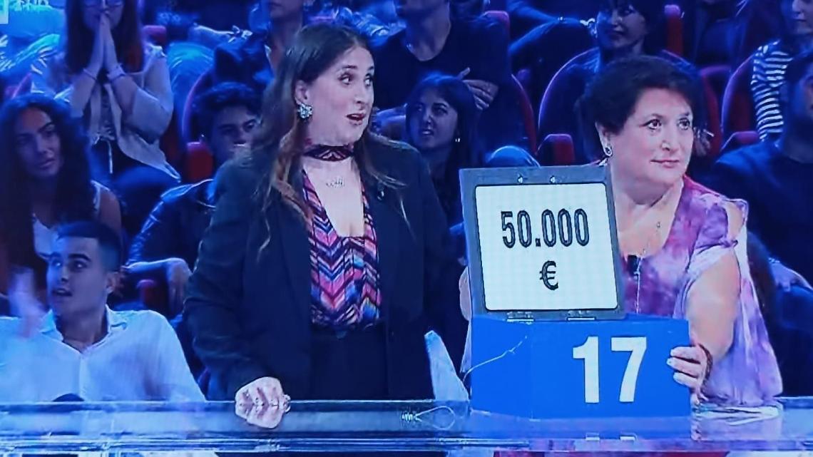 “Affari tuoi”, la signora Nicolina vince e porta a casa 50.000 euro