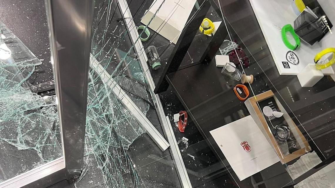 Colpo in gioielleria nella notte di Halloween. Bottino da 20.000 euro