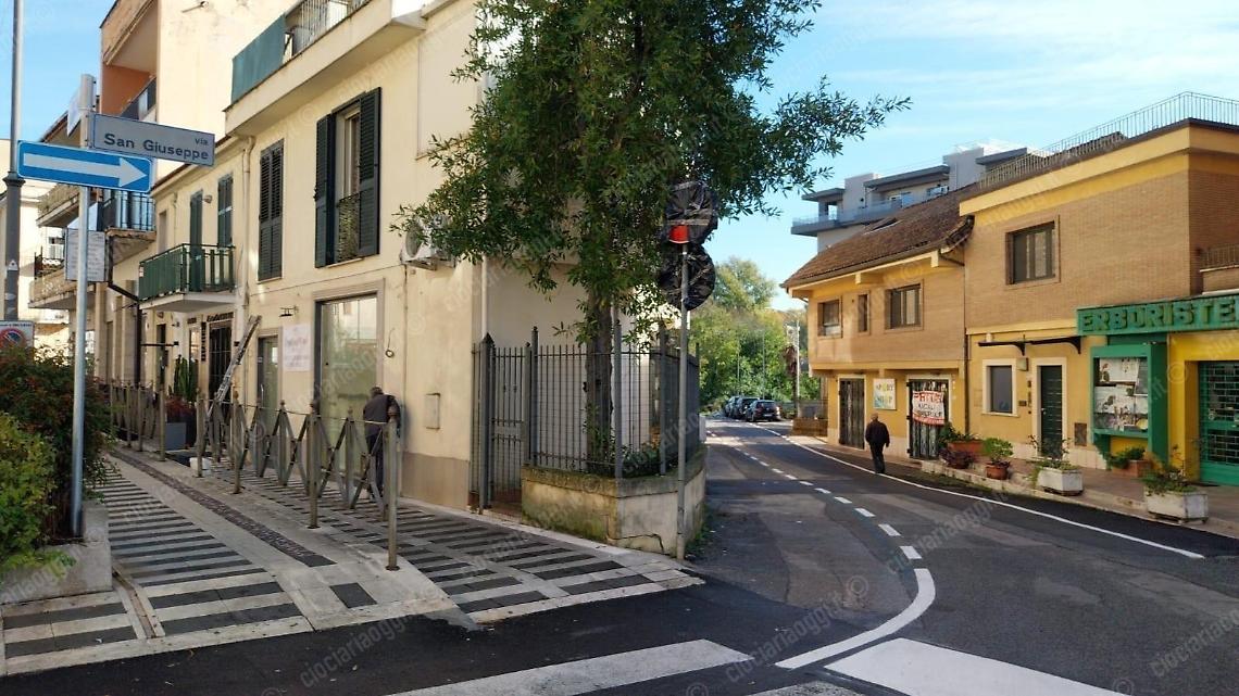 La nuova viabilità a De Matthaeis resta un annuncio. L'ordinanza non parte