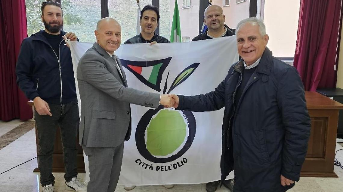 Esperia diventa “Città dell'Olio”. Il Comune riceve la bandiera