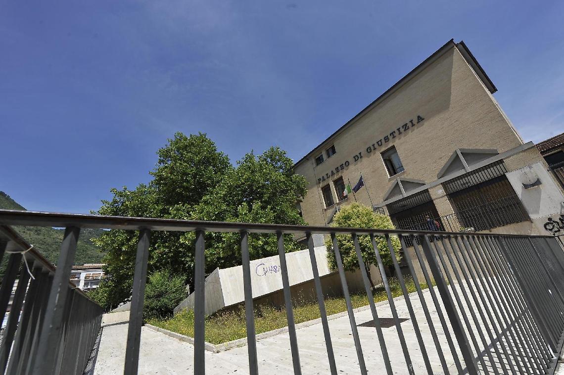 Professionista in crisi chiede un “aiuto”. Due nei guai per usura