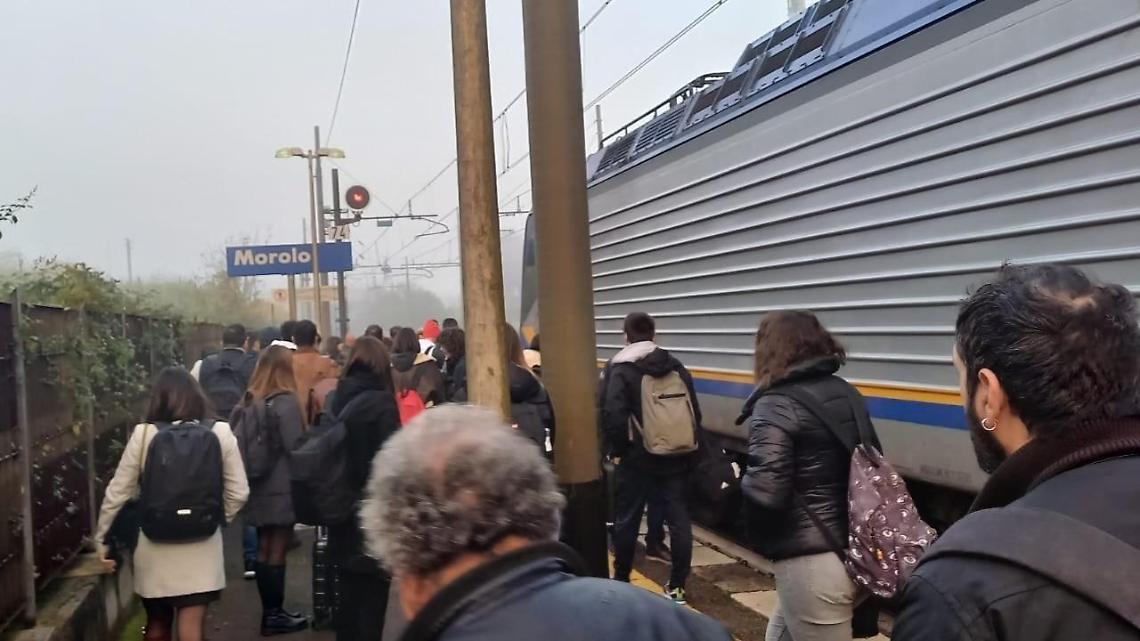 Pendolari, viaggi da incubo. Ennesima settimana di disagi