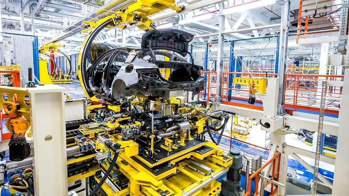 Il rientro in fabbrica slitta ancora. Salta anche la data dell'undici