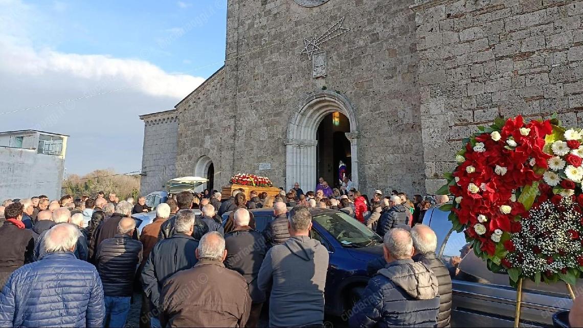 L'addio ad Achille Pretola tra lacrime e ricordi