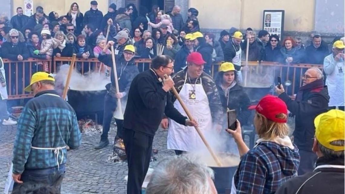 Polentata in piazza. La tradizione si rinnova
