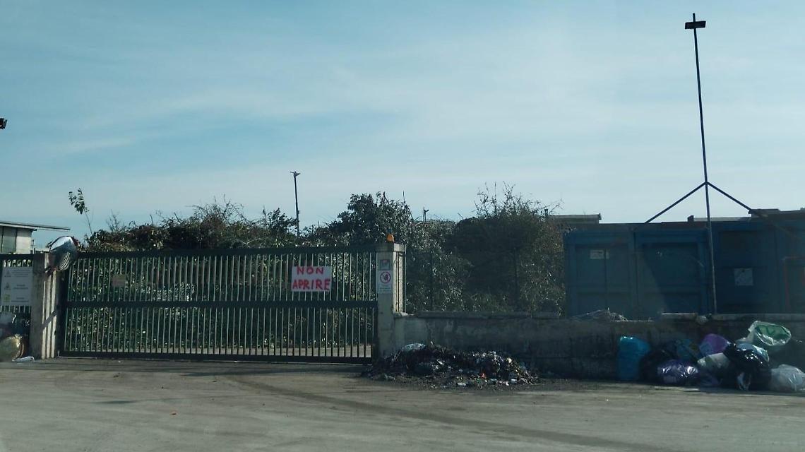 Ecocentro di Santa Rosalia. Situazione esplosiva