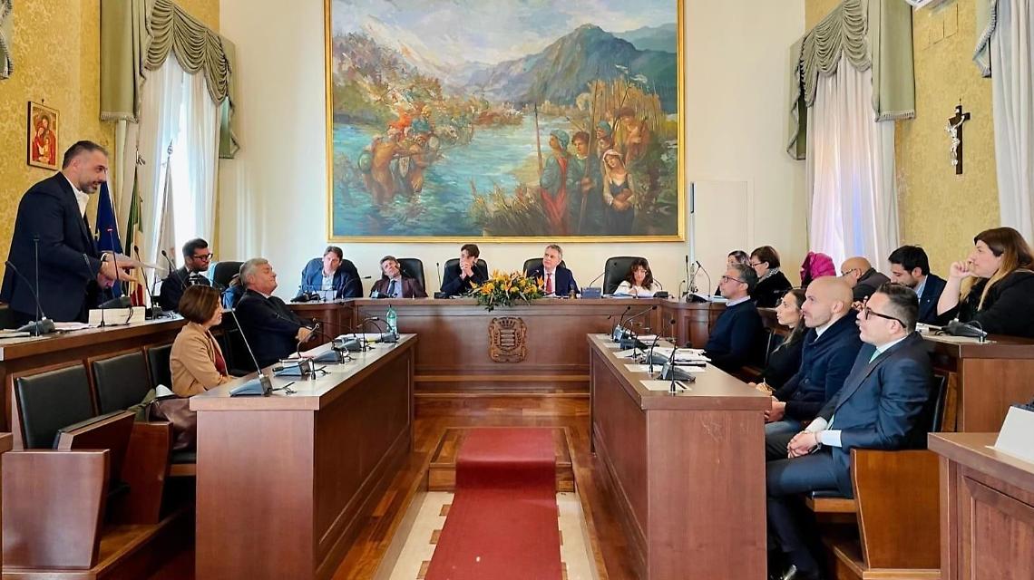 Operazione compattezza. Il centrodestra ci prova