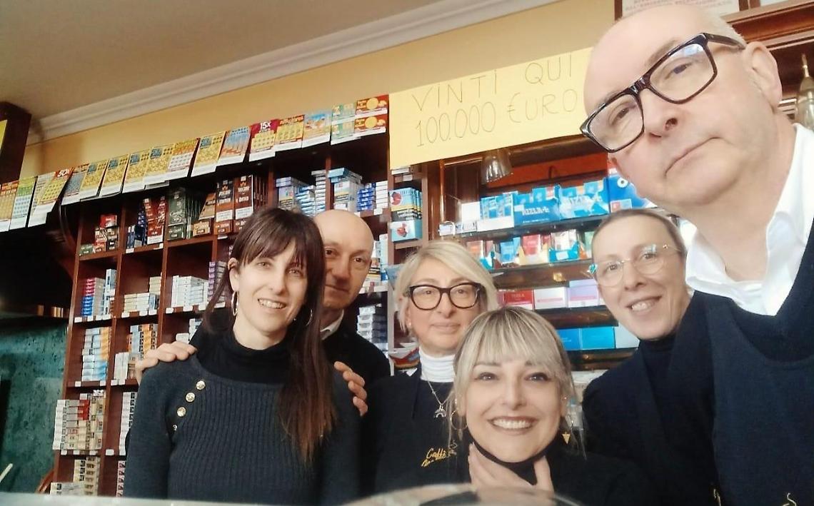 La fortuna bacia di nuovo il Bar Tattone. Vinti 100.000 euro al gratta e vinci