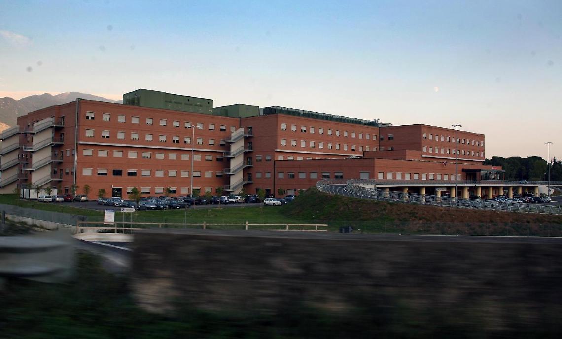 Neonato morto, oggi l'incarico per l'autopsia. Attesa per il funerale