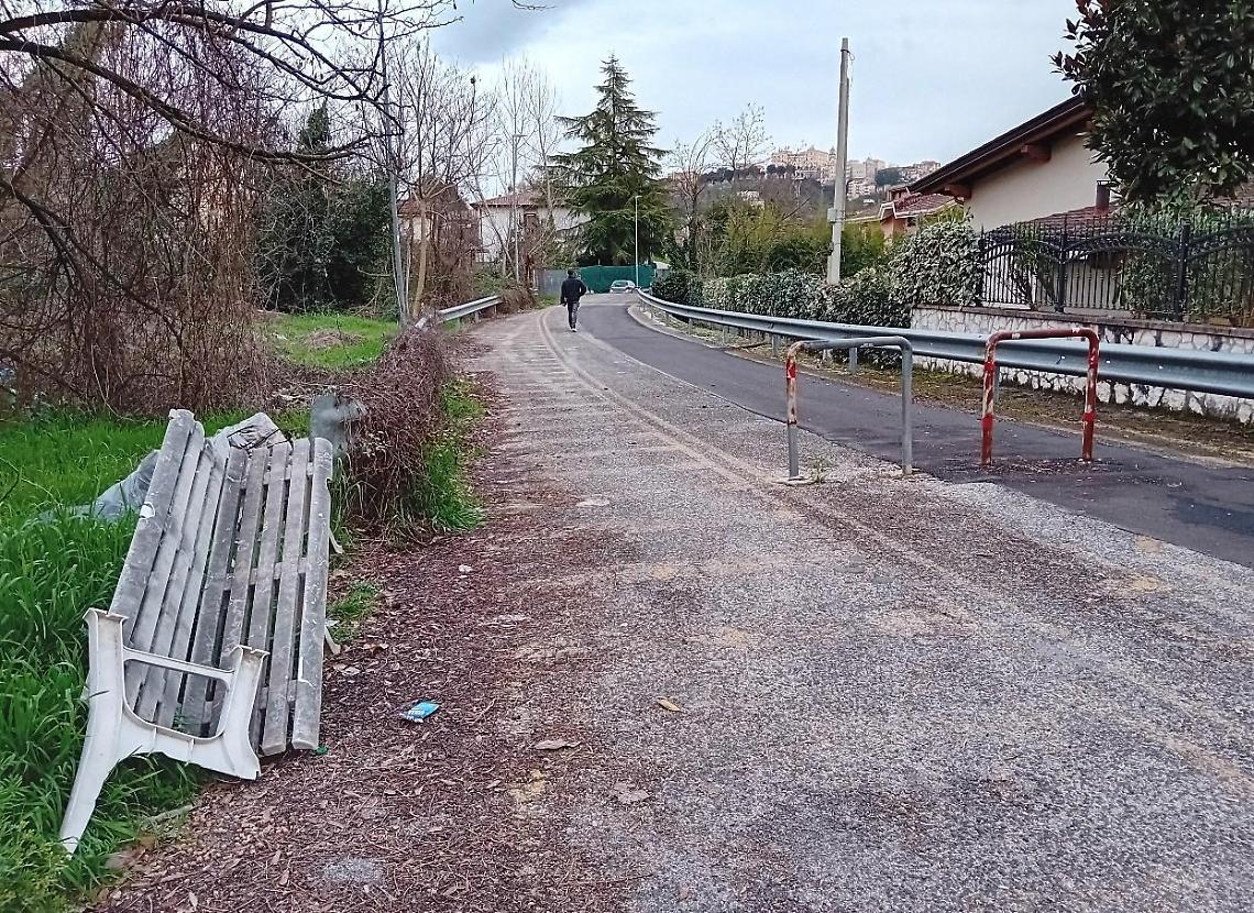 Un sabato ecologico per ripulire via del Casone