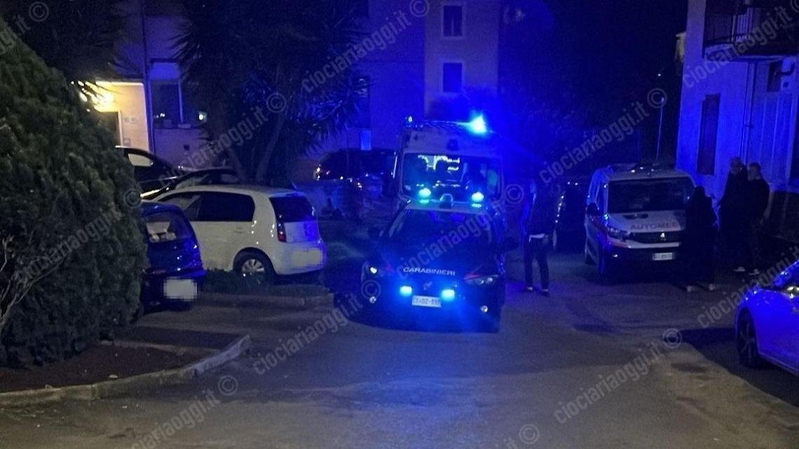 Paura al Sacro Cuore. Si lancia dalla finestra e finisce sul gonfiabile