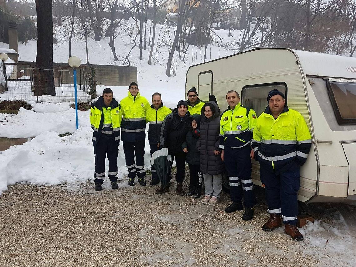 Una roulotte per i terremotati al gelo: il cuore ciociaro batte forte in Abruzzo