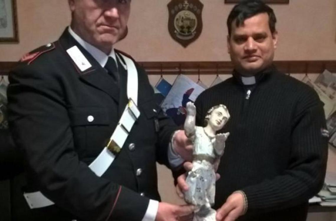 Furto sacrilego in chiesa: rubato il bambinello di Sant'Antonio. Ladro già individuato
