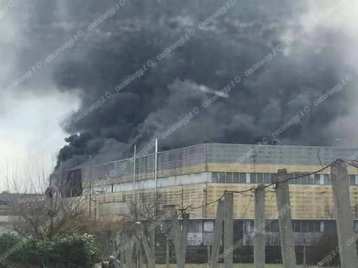 Incendio all'ex Videocon, resta il mistero: il dolo la pista più seguita