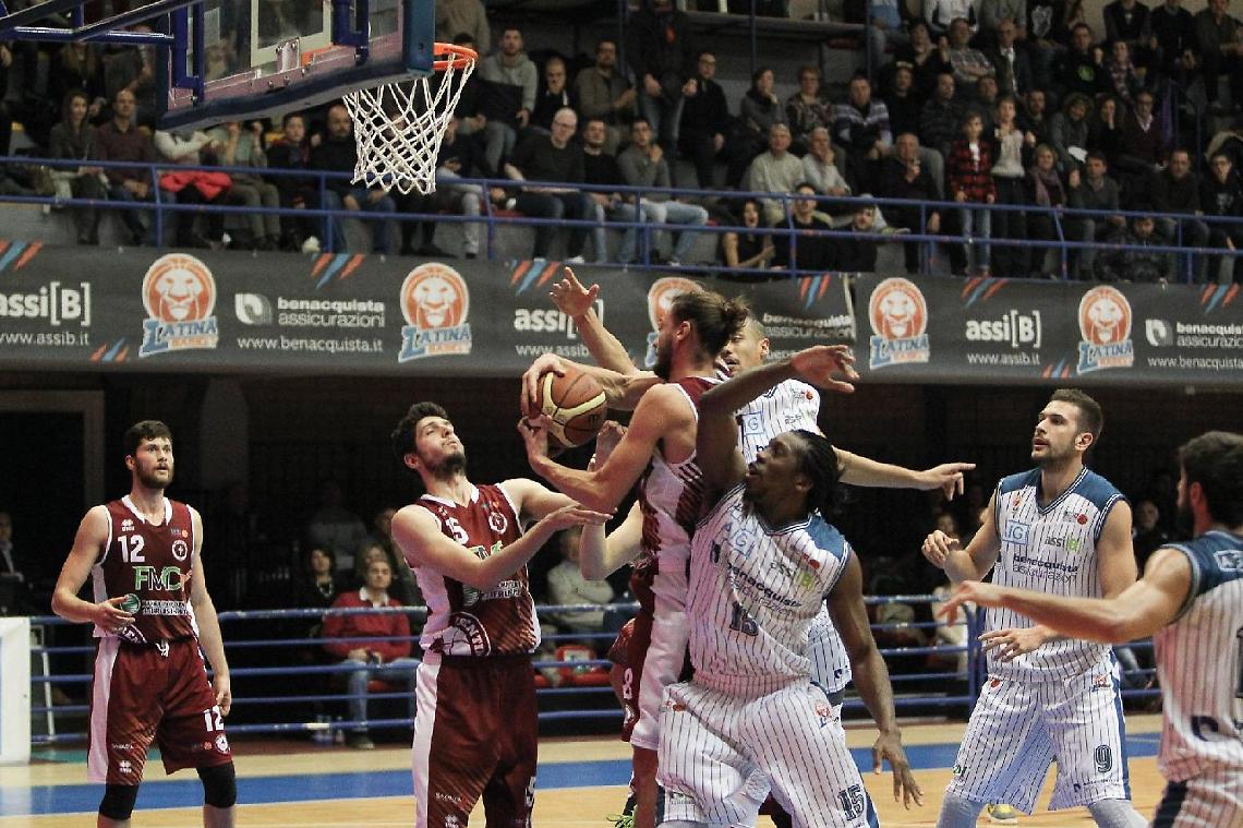 Basket A2 - Ferentino verso l'anticipo serale a Latina: serve una vittoria per inseguire i playoff