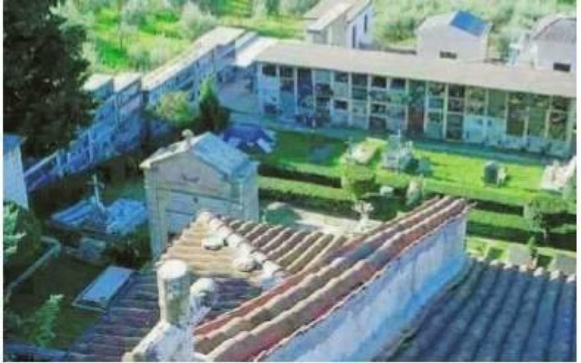 Furti al cimitero: fenomeno oltraggioso senza freni. Sui social l'anatema di una donna