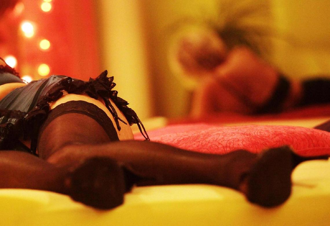 Il mercato del sesso sotto gli occhi di tutti: affitti d'oro per le "case di tolleranza"