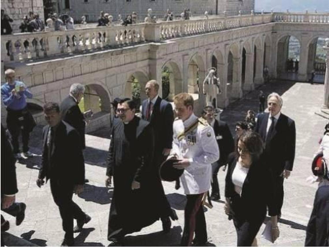 Don Antonio si sposa: le nozze che hanno spaccato la città, fra detrattori e fan