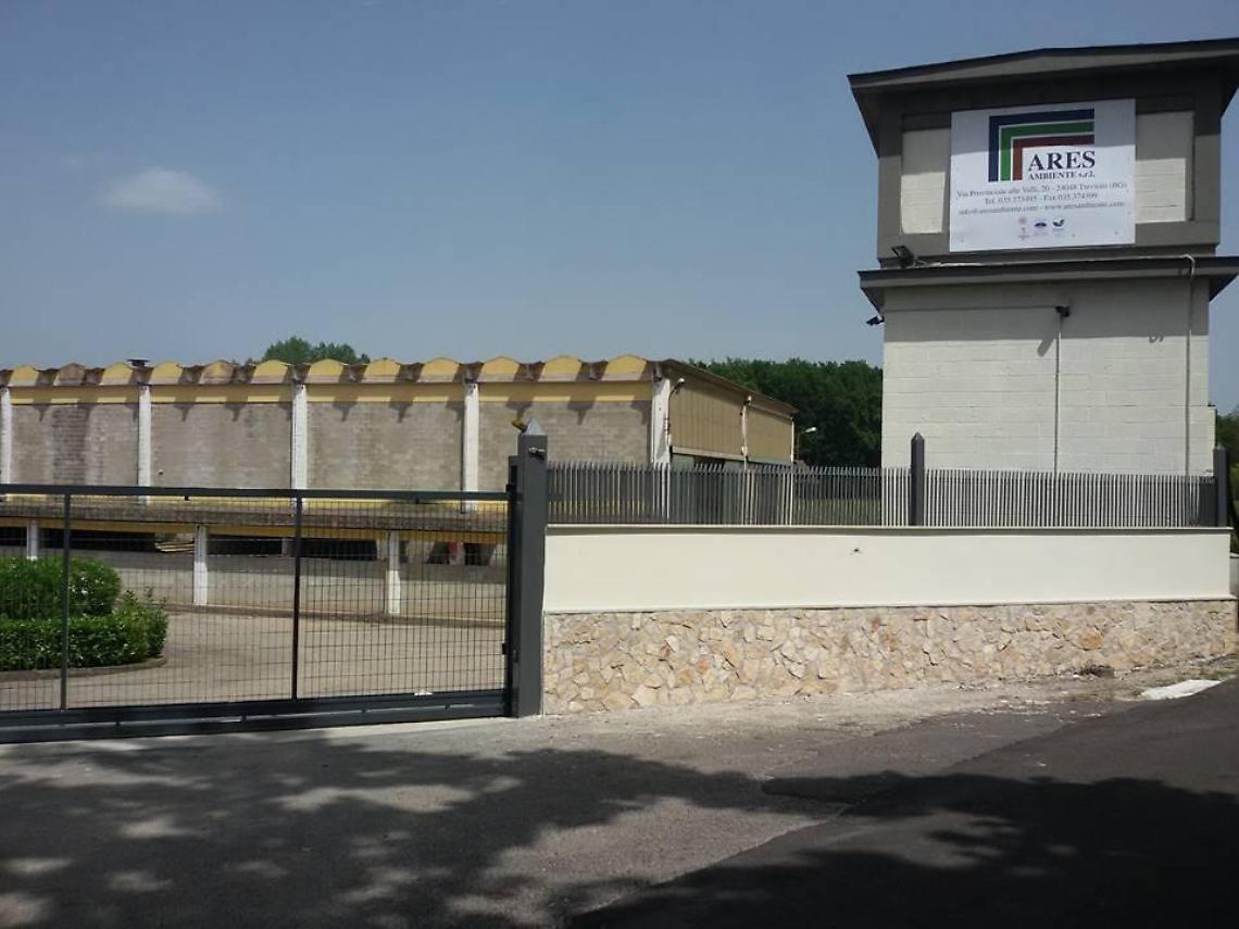 Un finto tecnico dell'Ares in giro per le abitazioni, indagano i carabinieri. L'appello del sindaco