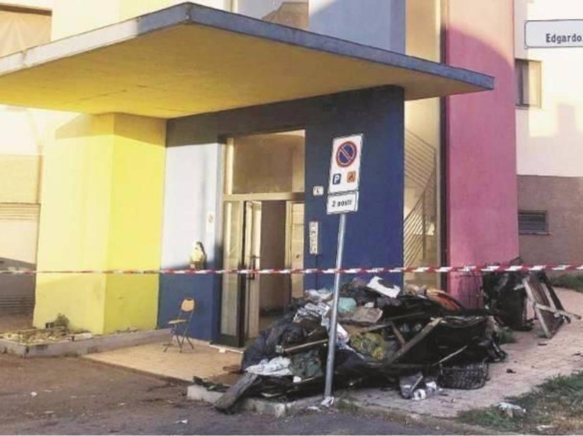 Incendio ex Eca: la rabbia degli occupanti. Ma si indaga sugli abusivi