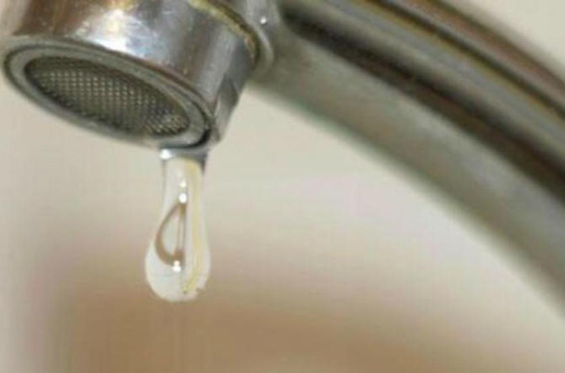 [L'EMERGENZA] Guasto improvviso sulla rete idrica: rubinetti a secco, tecnici al lavoro
