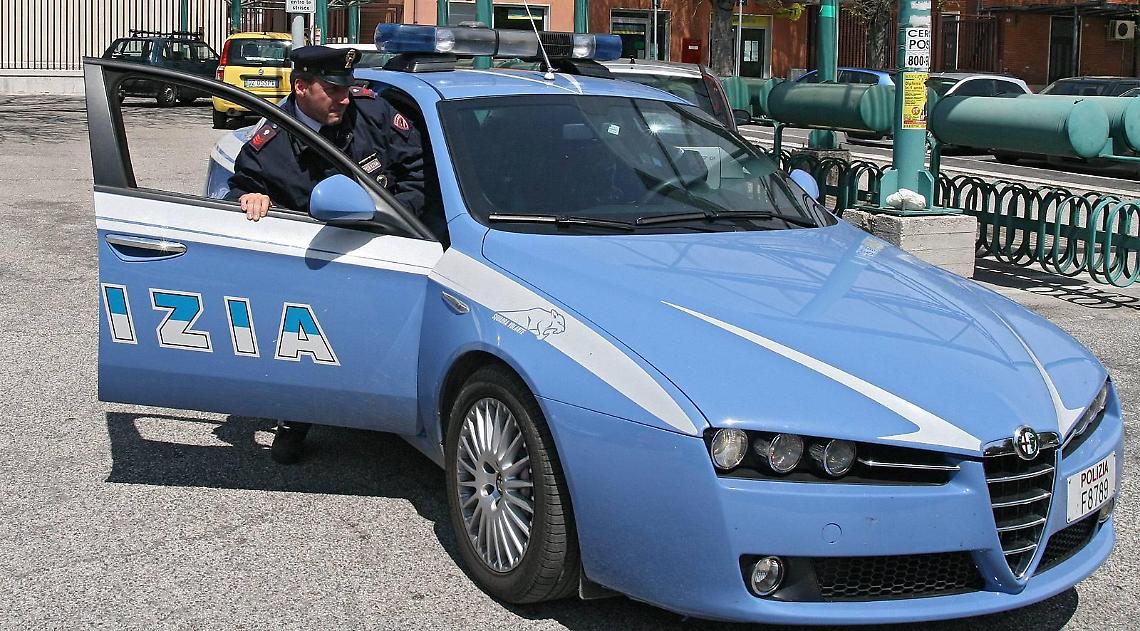 Allarme bomba per un borsone sospetto: bloccato un giovane nigeriano