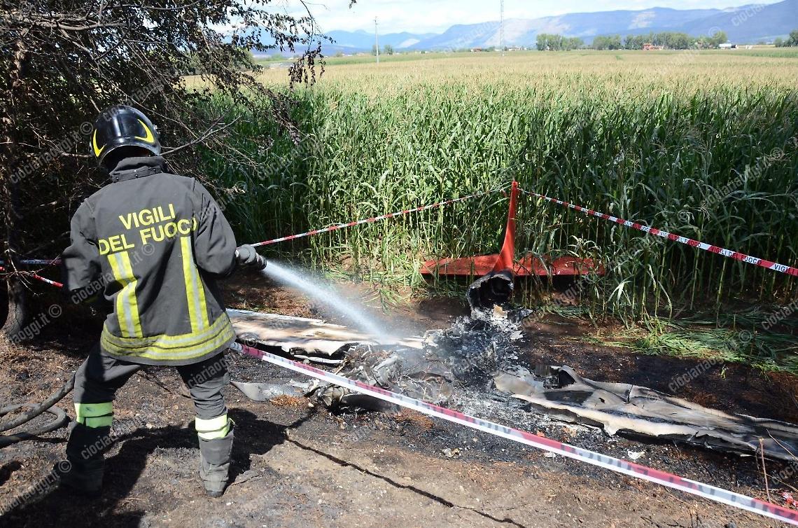 Aereo leggero precipita sull'Appia, due morti e tre feriti. Il racconto di un sopravvissuto