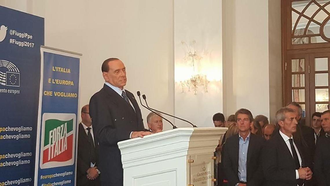 [FOTO - VIDEO] Berlusconi a Fiuggi: il candidato sono io, nei sondaggi siamo in netto vantaggio