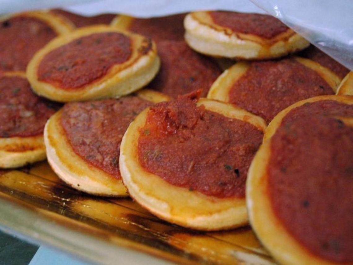 La guerra dei... pizzaioli: caso esploso per la merenda a scuola. La denuncia di un operatore