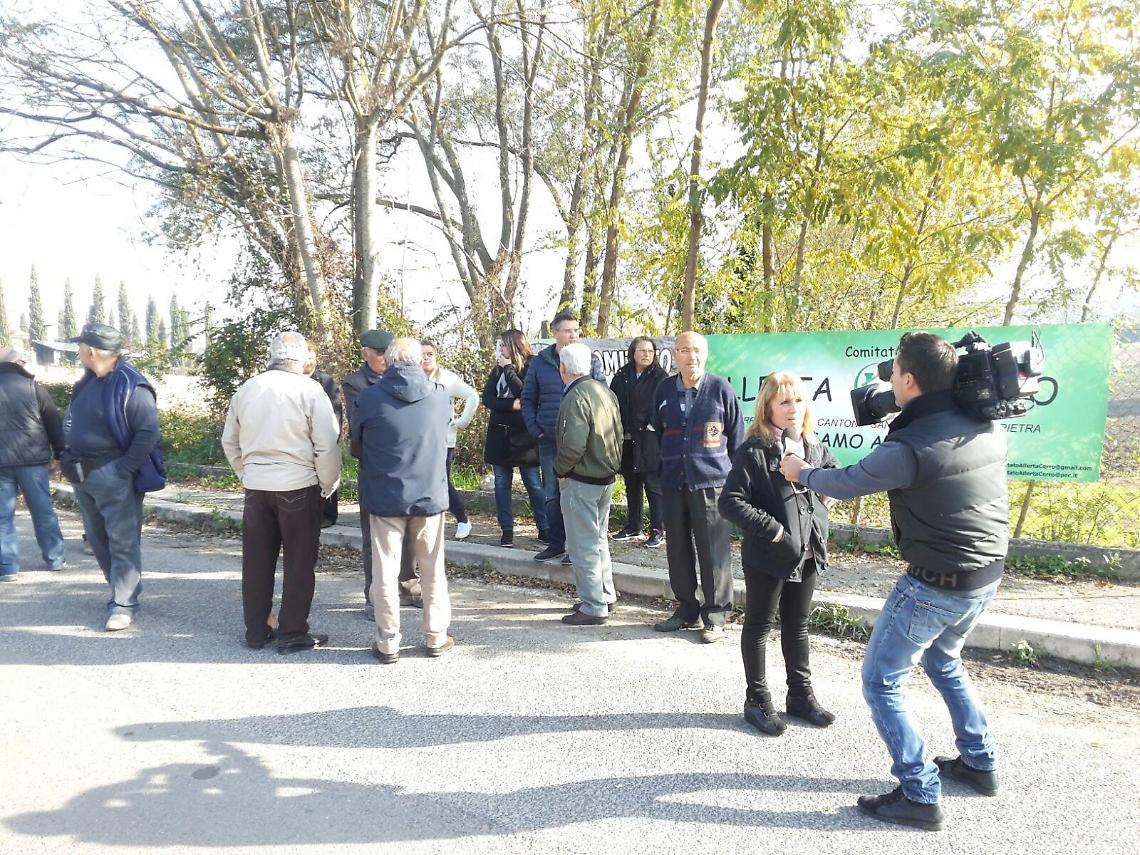 Ambiente avvelenato: odori nauseabondi e sversamenti chimici nell'acqua