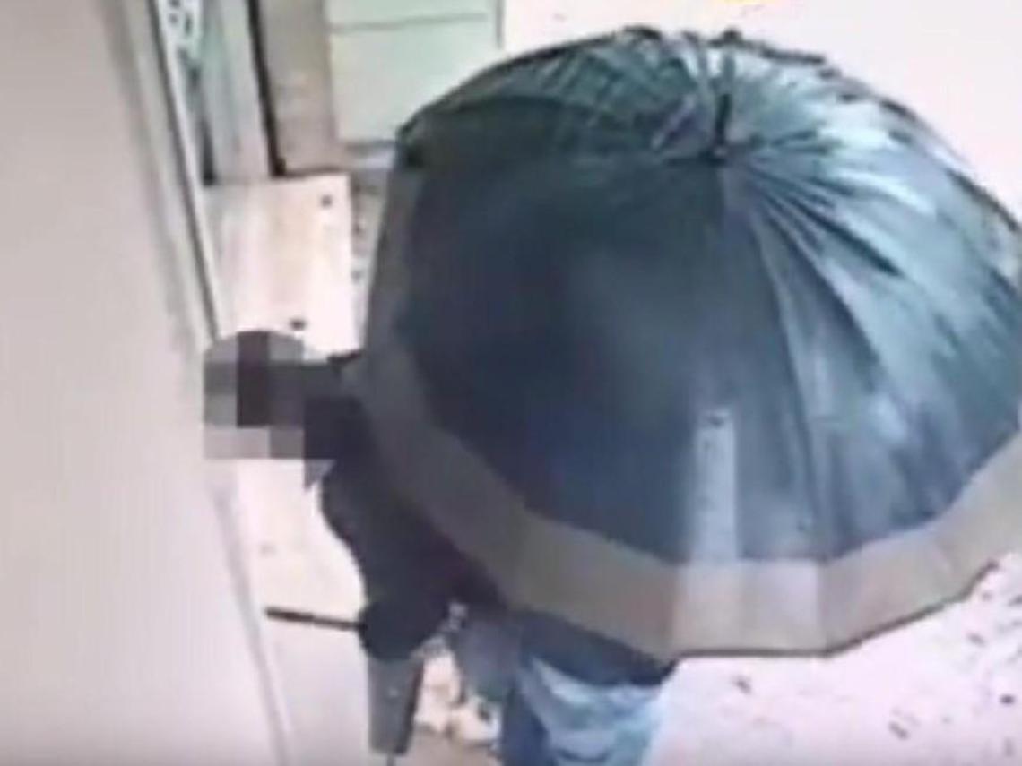 In azione con il piede di porco: denunciati dalla Polizia