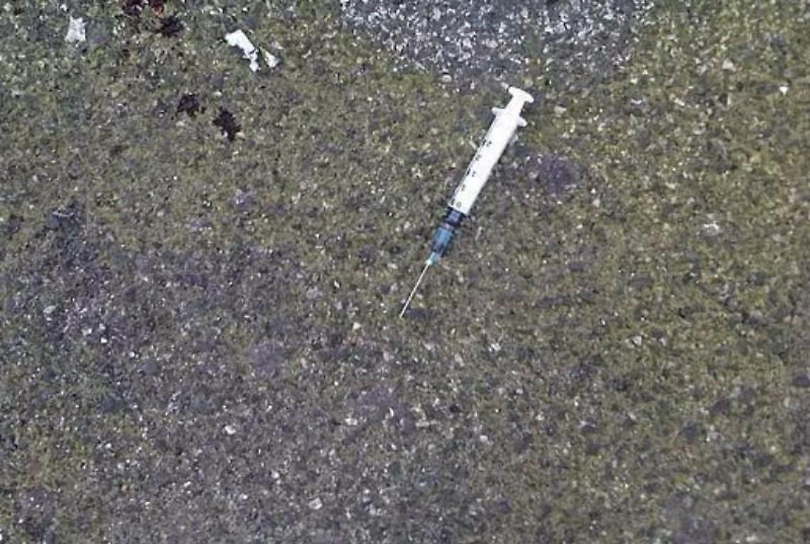 [I FATTI] Trovate siringhe davanti una scuola elementare