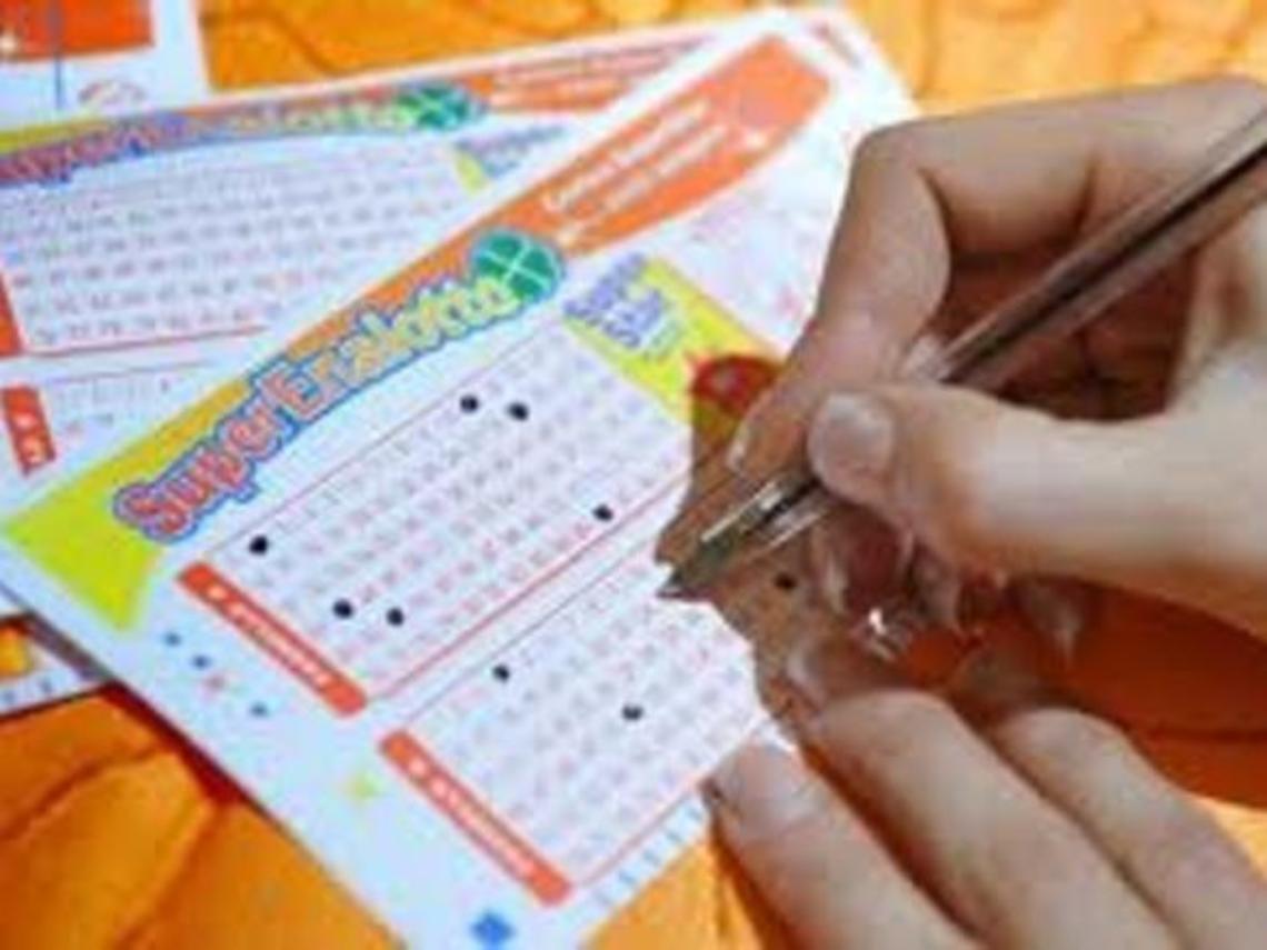 Maxi vincita al SuperEnalotto: la dea bendata regala oltre 400mila euro