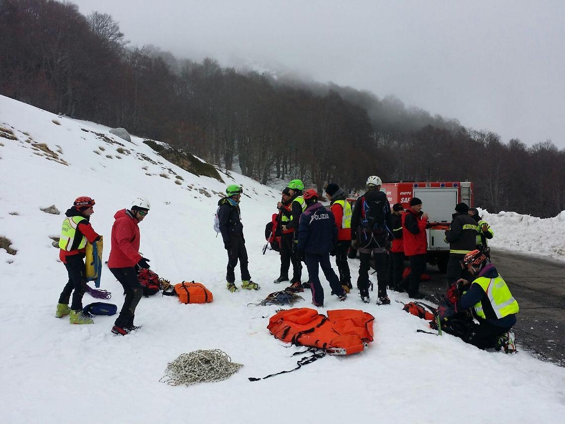 Scivolano da oltre trecento metri: feriti due escursionisti