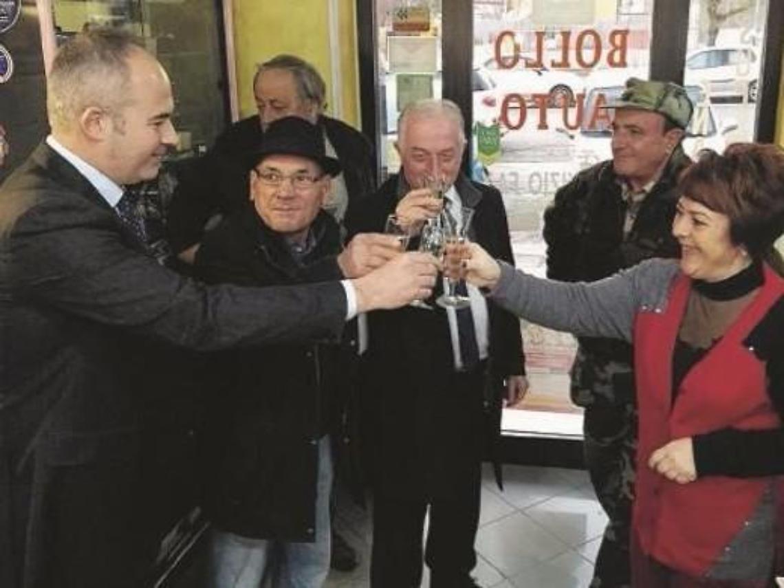 MIlionario con due euro: caccia al "nababbo" di Natale. Scatta il "totonome"