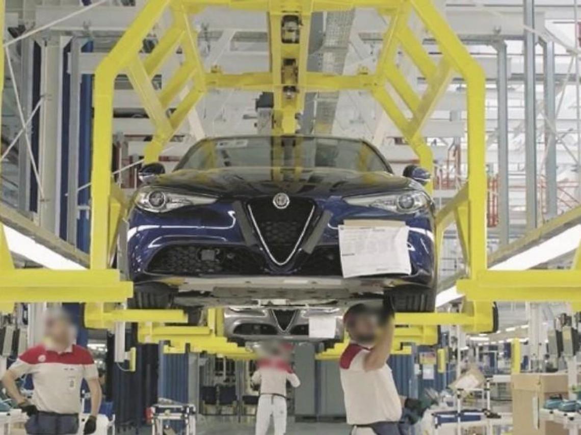 Incidente nello stabilimento Fca: scontro frontale tra due "navette", due feriti