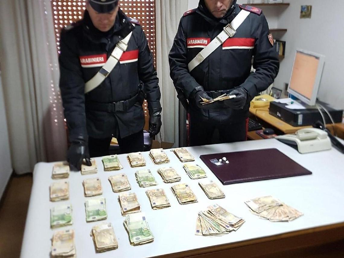 In giro con 47.000 euro: denunciati per possesso ingiustificato di valori in concorso