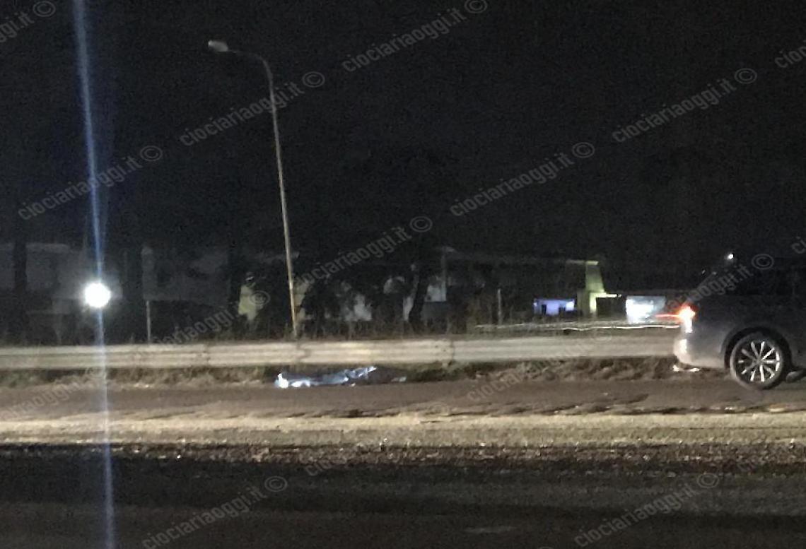 Giovane prostituta investita sull'asse attrezzato, muore sul colpo