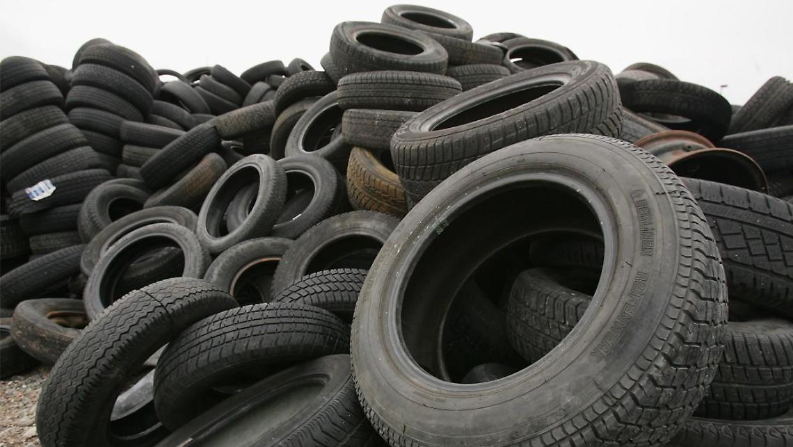Ladri di gomme: una banda lascia a piedi gli automobilisti