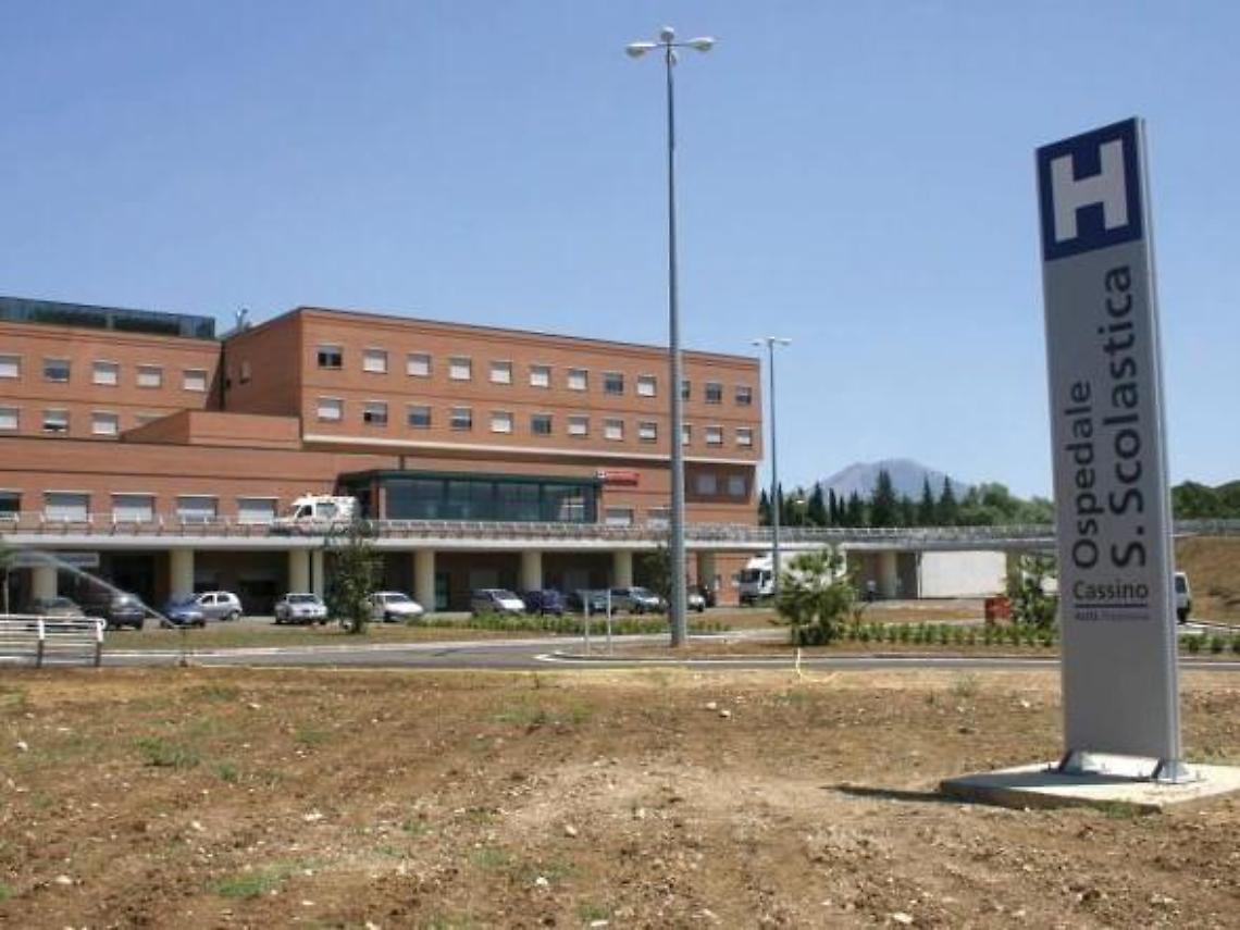 Neve e gelo: ospedale isolato, parenti in difficoltà per raggiungere i malati